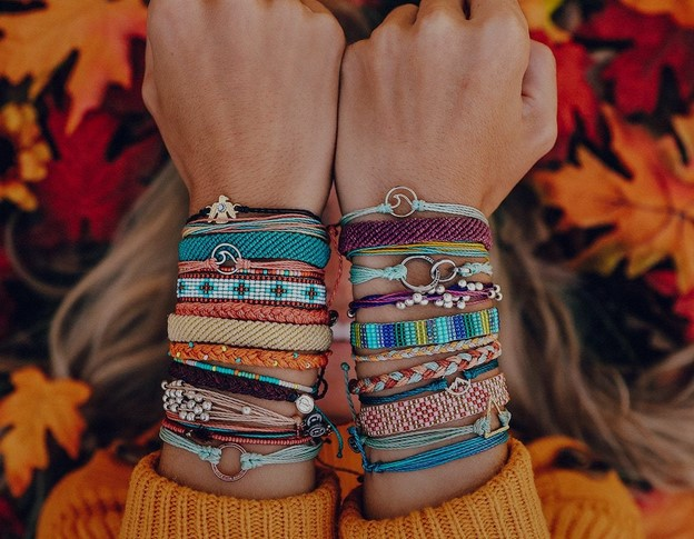 How to Mix and Match: Top 5 Puravida Bracelet Combos for Spring