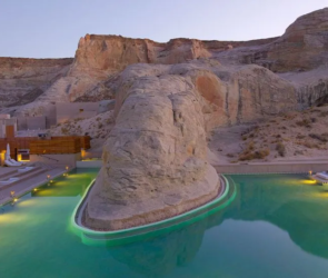 Luxurious Desert Retreats in the American Southwest: Coworking Poolside